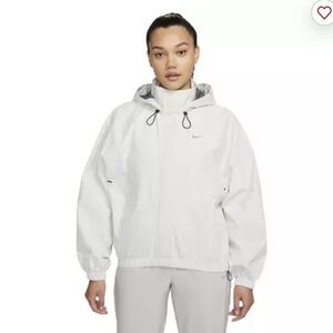 Nike Women’s Swift Storm-FIT Jacket